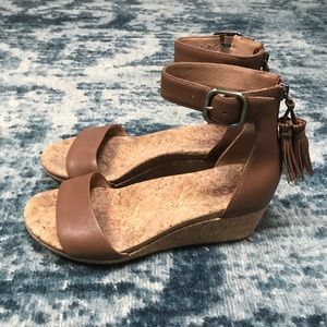 UGG Zoe Wedge Sandals